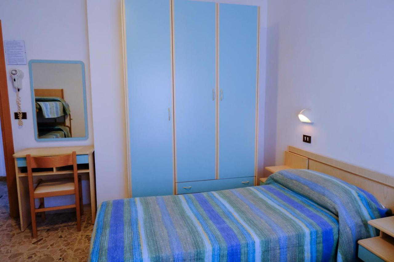 Hotel Chiara Rimini Dış mekan fotoğraf